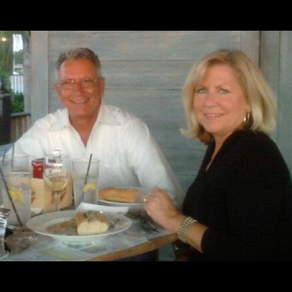 Meet your Posher, Vicki - Picture 1 of 7